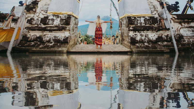 Россиянки на Бали пожаловались на скрытую съемку водителями скутер-такси