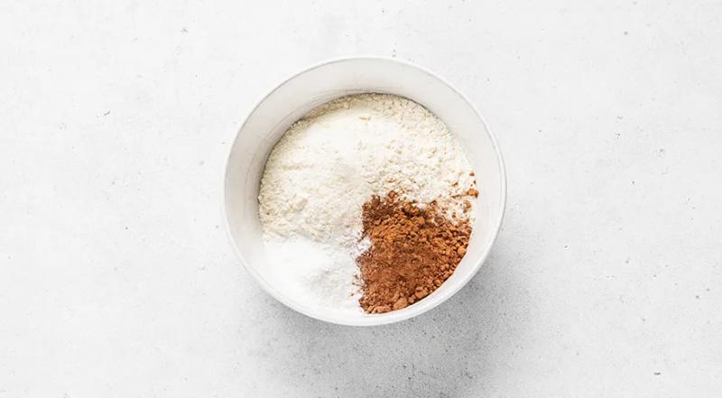 Рулет &laquo;Красный бархат&raquo;, пошаговый рецепт с фото на 461 ккал