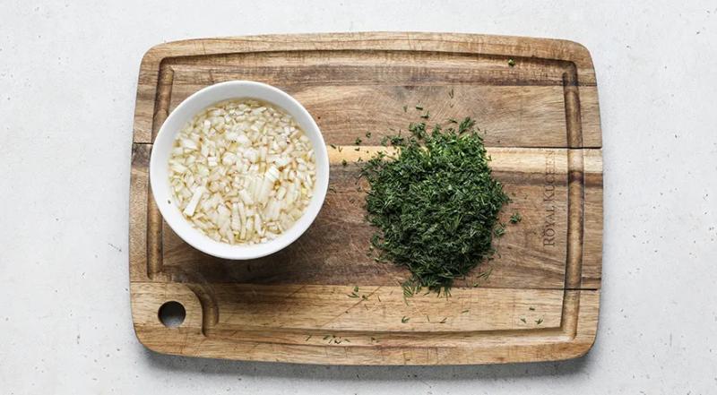 Салат из консервированной сайры с яйцом и рисом, пошаговый рецепт с фото на 300 ккал