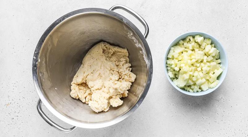 Творожные булочки с яблоками, пошаговый рецепт с фото на 408 ккал