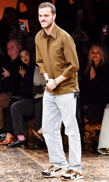 Ты тоже задумывалась, почему топовые дизайнеры так &laquo;странно&raquo; одеваются?