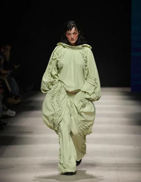 Заверните, пожалуйста, всё: гид вирусным брендам Московской недели моды