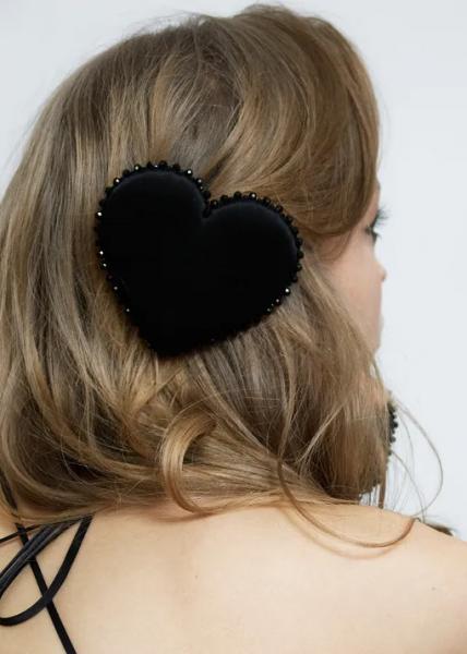 Заверните, пожалуйста, всё: гид вирусным брендам Московской недели моды