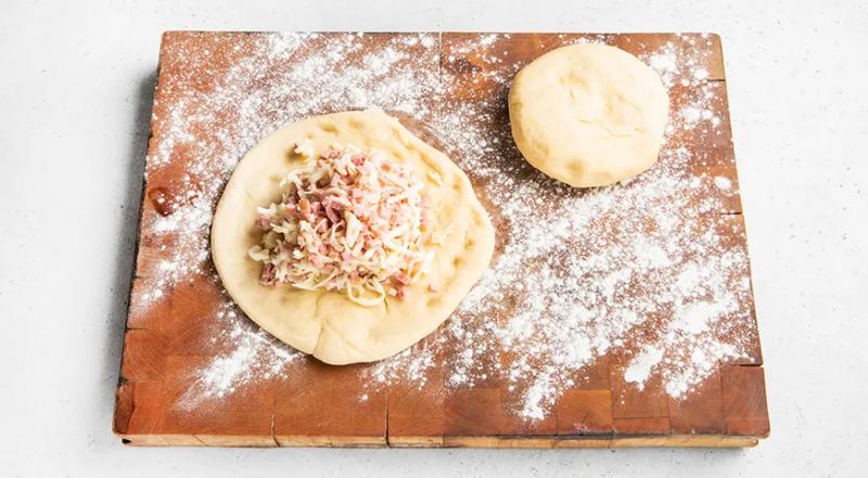 Хачапури с ветчиной и сыром, пошаговый рецепт с фото на 1423 ккал