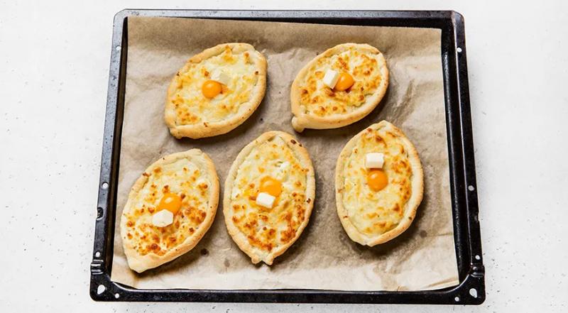 Мини-хачапури с сыром, пошаговый рецепт с фото на 378 ккал