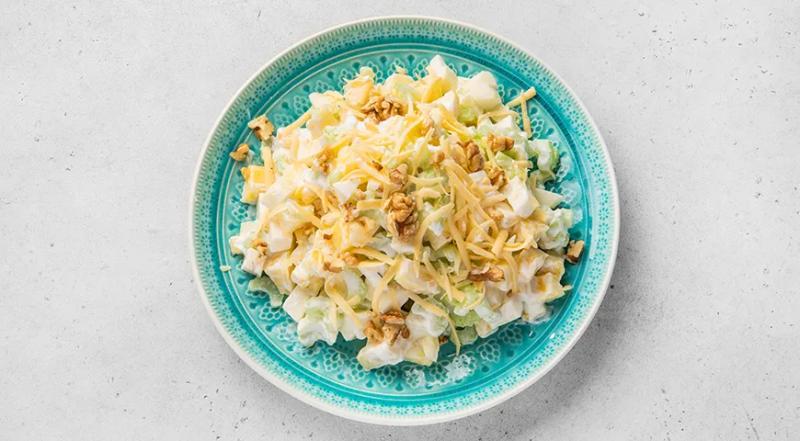 Салат из сельдерея, ананаса и яблока, пошаговый рецепт с фото на 228 ккал