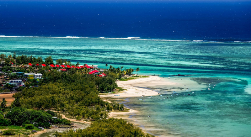 Места знать надо: курорты, где выгодно отдыхать на море летом