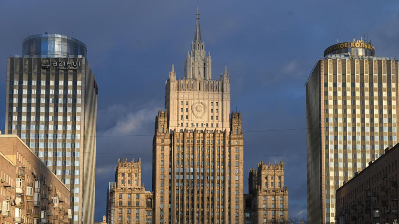 В МИД рассказали, как туристам избежать проблем с законом за рубежом