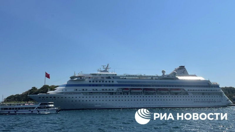Круизы Astoria Grande будут стартовать и завершаться в Анталье вместо Сочи