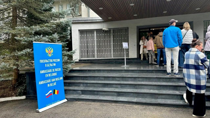 Посольство оценило решение Бенилюкса по небиометрическим загранпаспортам